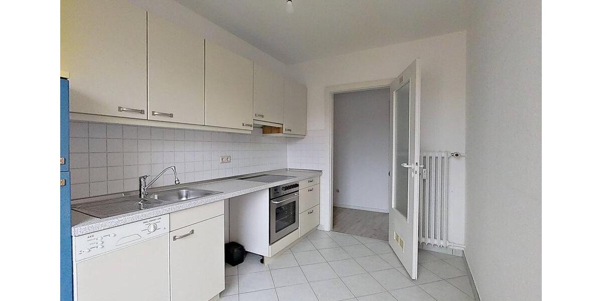 **Helle 2-Zimmer-Wohnung mit Einbauküche und Badewanne** 2 zimmer