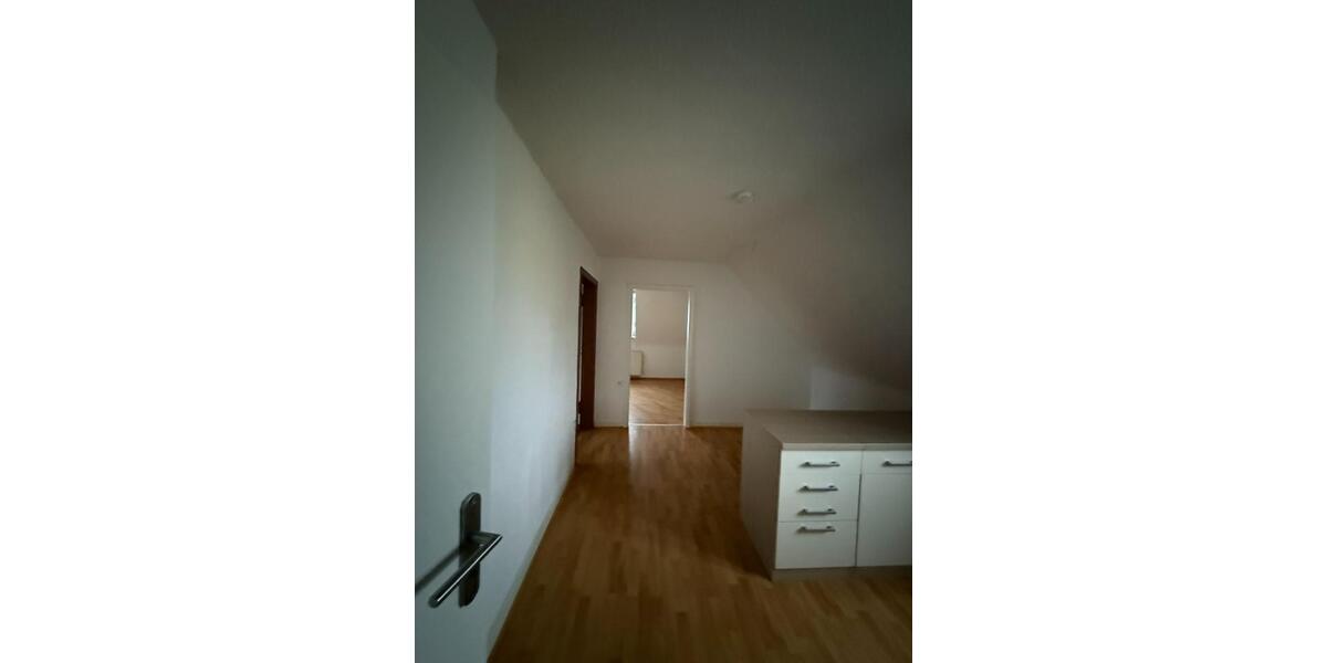 Dachgeschoßwohnung Haan - 2 Zimmer, 41 m&sup2;, 510&euro; | Angebot:25061902