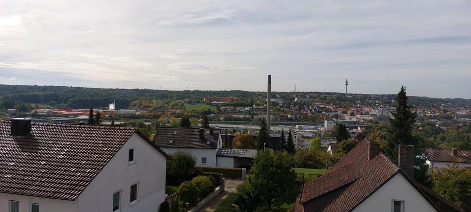 4 Zimmerwohnung ( davon 1 DurchgangsZimmer) 120qm. Blick über AN