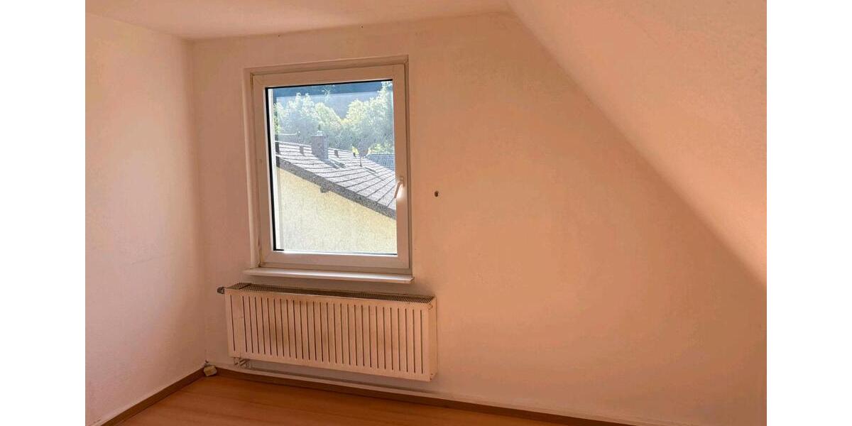 Dachgeschoßwohnung Wiehl - 2 Zimmer, 35 m&sup2;, 300&euro; | Angebot:26598029