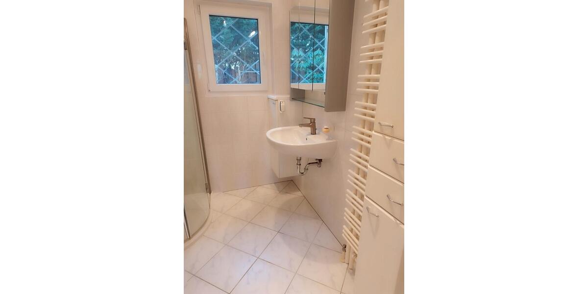 Bungalow Berlin Steglitz-Zehlendorf - 5.5 Zimmer, 160 m&sup2;, 2.500&euro; | Angebot:26644854