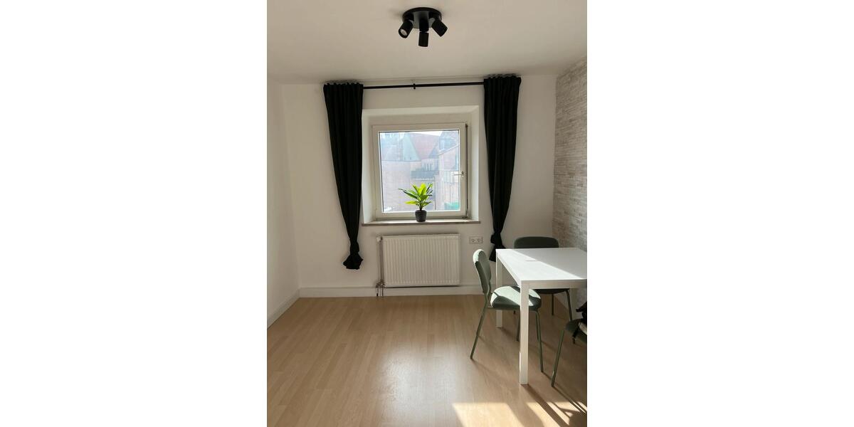 Etagenwohnung Augsburg Innenstadt - 3 Zimmer, 14 m&sup2;, 495&euro; | Angebot:24997175