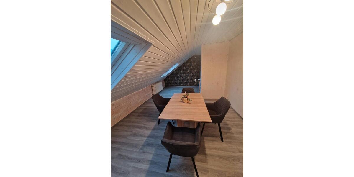 Dachgeschoßwohnung Dillingen (Saar) - 3 Zimmer, 89 m&sup2;, 700&euro; | Angebot:26227429