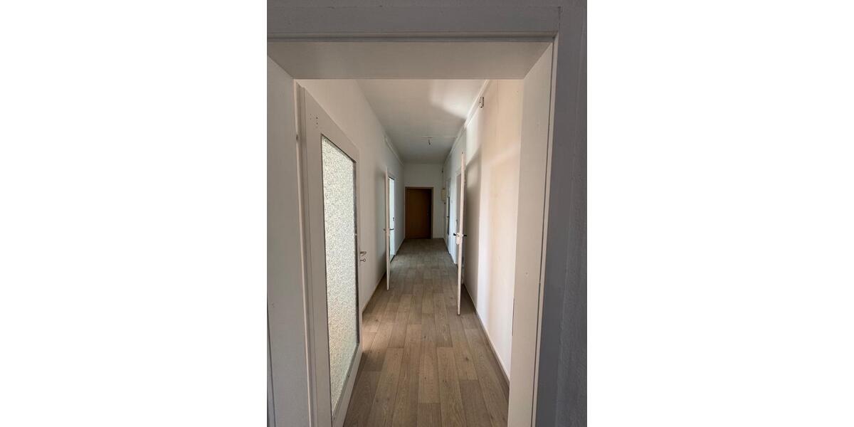 Etagenwohnung Waldheim - 3 Zimmer, 93 m&sup2;, 390&euro; | Angebot:25881894