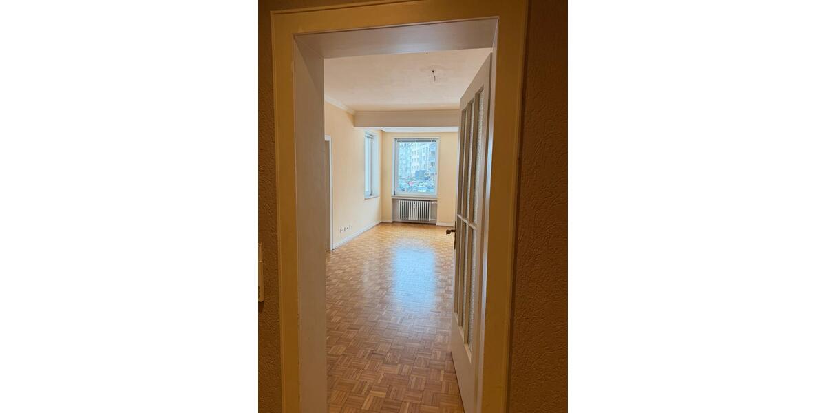 Erdgeschoßwohnung Hameln - 3.5 Zimmer, 133 m&sup2;, 1.600&euro; | Angebot:24804008
