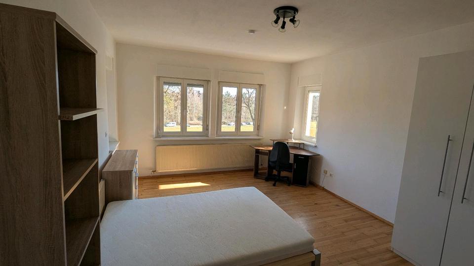 Wohnen auf Zeit Bayreuth Altstadt - 1 Zimmer, 22 m&sup2;, 288&euro; | Angebot:25368263