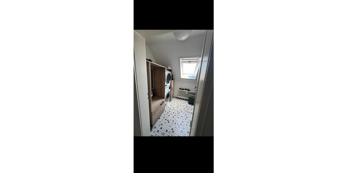 Dachgeschoßwohnung Pforzheim - 4.5 Zimmer, 94 m&sup2;, 950&euro; | Angebot:26640247