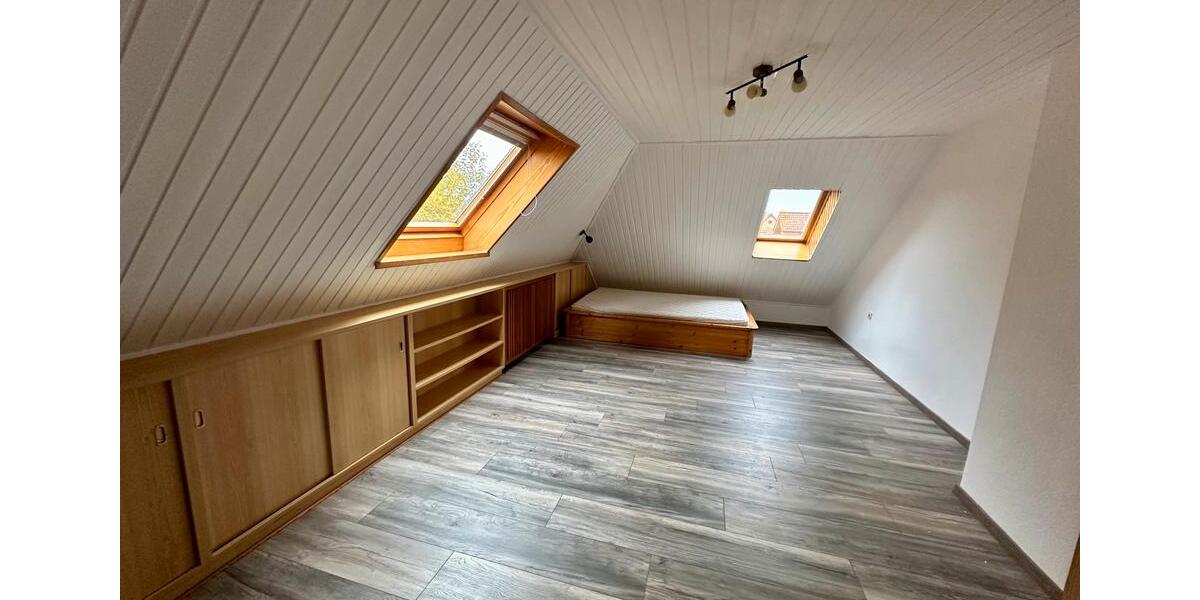 Großz.EFH, Nettokaltmiete 1.375,-€mtl. o. Kaufpreis. 289.000,-€ 5 zimmer