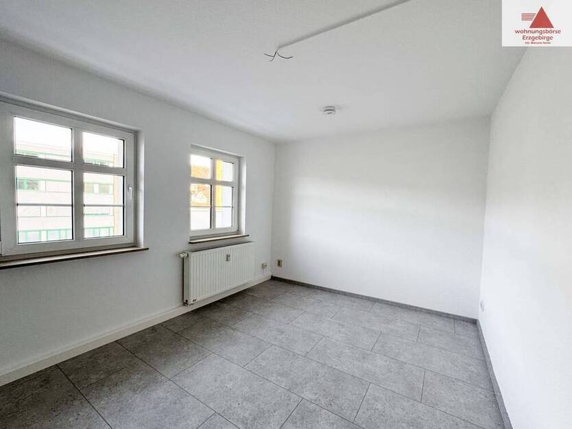 Großzügige, komplett sanierte 5-Raum-Wohnung mit zwei Bädern in Gornsdorf!!