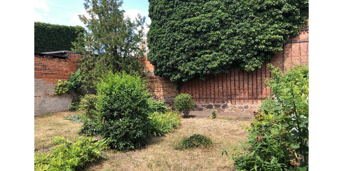 Reihenhaus Halle (Saale) - 10 Zimmer, 135 m&sup2;, 400&euro; | Angebot:25616087