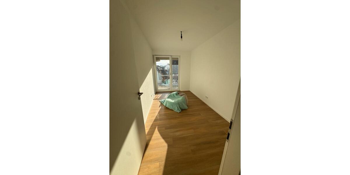 Etagenwohnung Schorndorf - 4 Zimmer, 106 m&sup2;, 1.900&euro; | Angebot:26038198