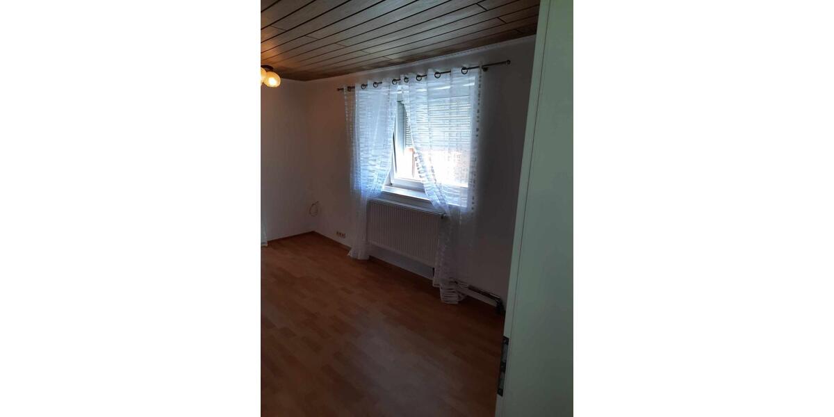 Erdgeschoßwohnung Neresheim - 3 Zimmer, 94 m&sup2;, 950&euro; | Angebot:25085421