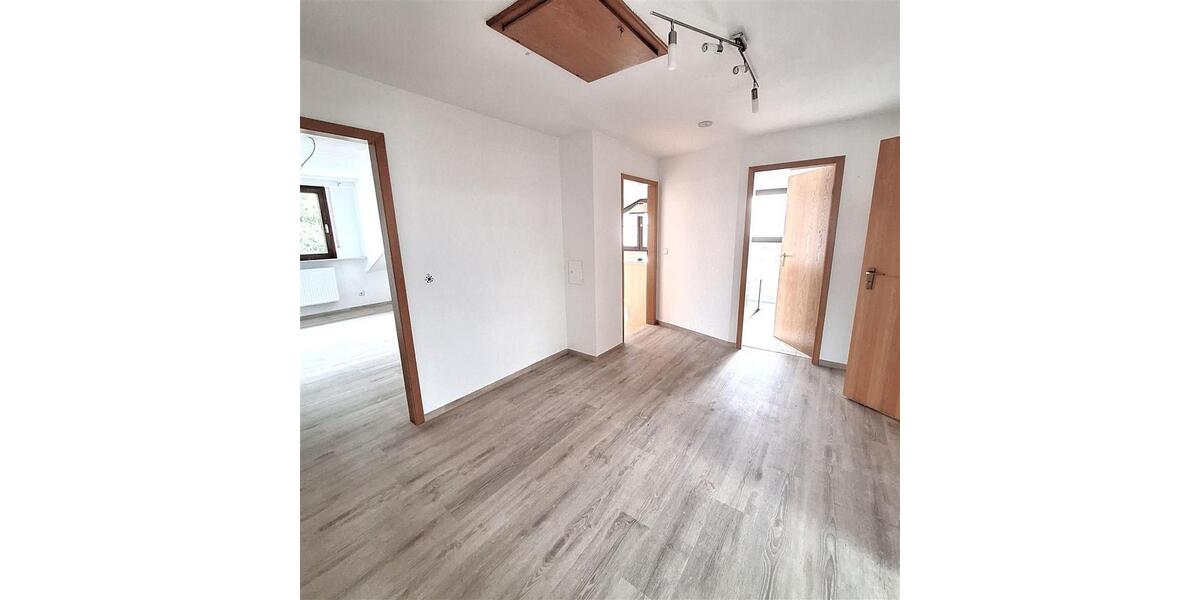 Etagenwohnung Allersberg Eismannsdorf - 3 Zimmer, 100 m&sup2;, 960&euro; | Angebot:25918691