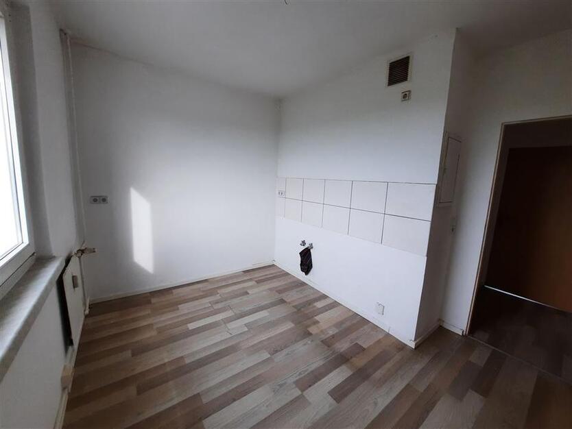 4 Raum Wohnung mit Balkon!