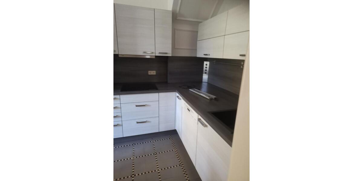 Sehr geräumige 5-Zimmerwohnung in Villa mit großer Terrasse 5 zimmer