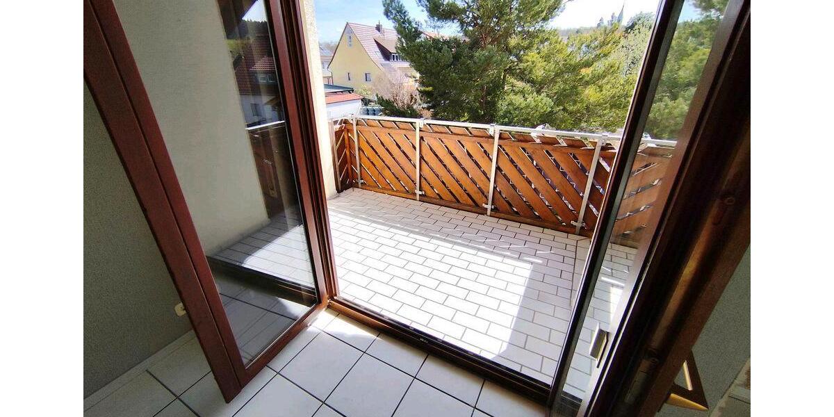 Dachgeschoßwohnung Neuenbürg - 2.5 Zimmer, 68 m&sup2;, 990&euro; | Angebot:26050721