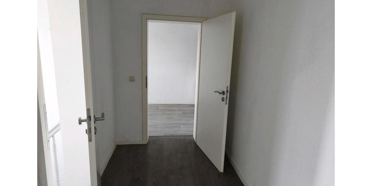 Etagenwohnung Zörbig - 3 Zimmer, 65 m&sup2;, 450&euro; | Angebot:26669911