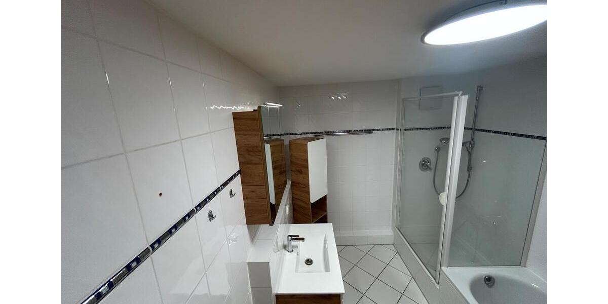 Etagenwohnung Freiberg am Neckar - 3 Zimmer, 79 m&sup2;, 1.100&euro; | Angebot:26045546