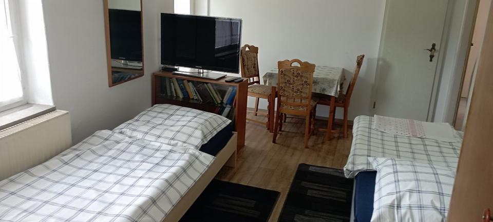 Wohnen auf Zeit Haselbachtal - 3 Zimmer, 60 m&sup2;, 10&euro; | Angebot:24827075