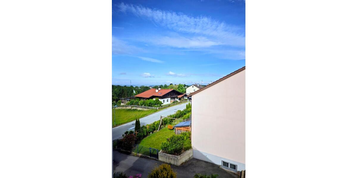 Dachgeschoßwohnung Deggendorf - 2.5 Zimmer, 68 m&sup2;, 600&euro; | Angebot:26598079