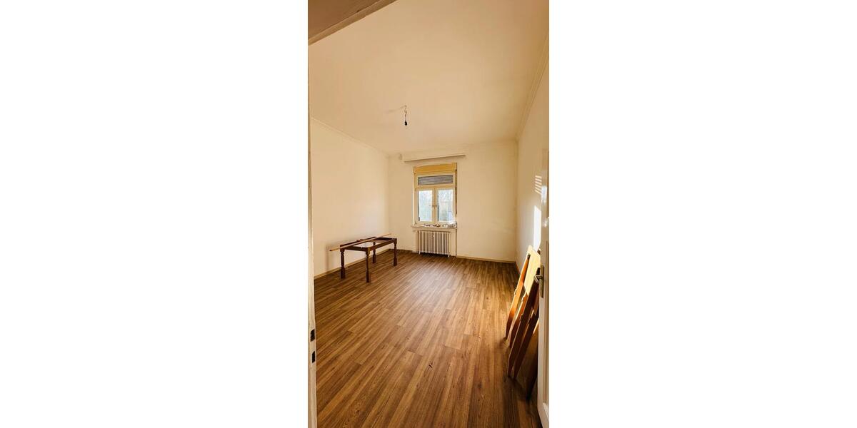 Große Wohnung mit Garten und Balkon zu vermieten 7 zimmer