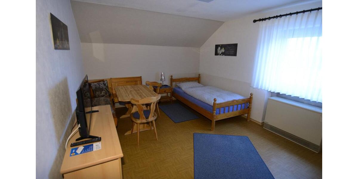 Dachgeschoßwohnung Hepberg - 1 Zimmer, 320&euro; | Angebot:23631506