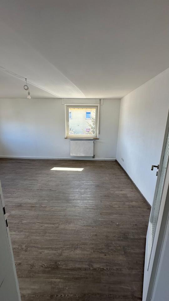 Helle 4-Zimmer-WG in zentraler Lage zu vermieten