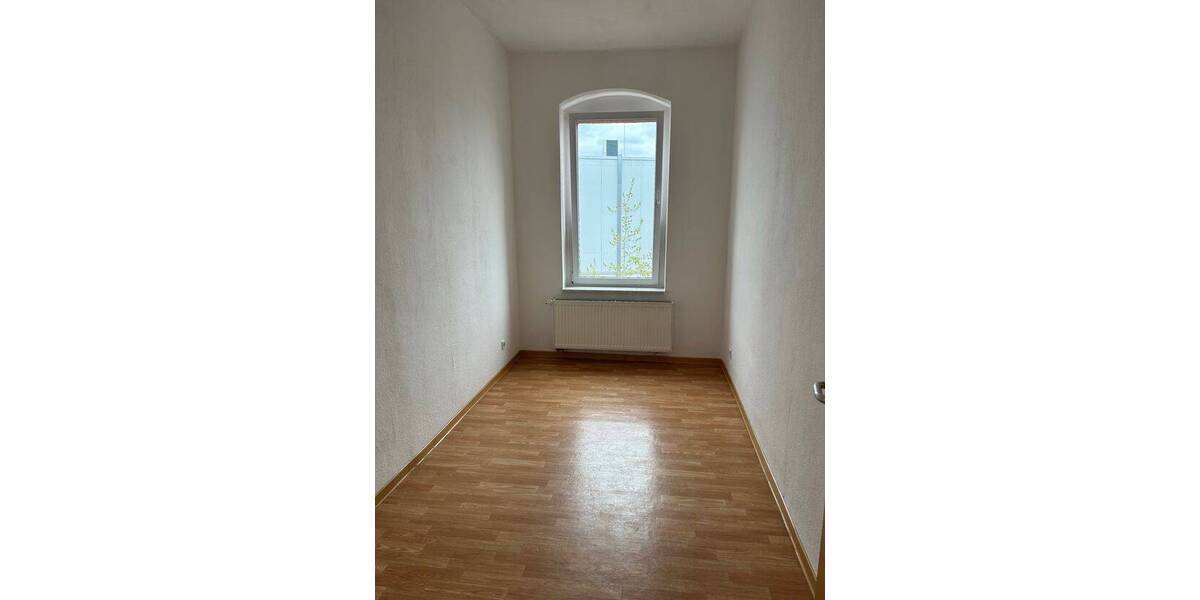 Etagenwohnung Riesa Innenstadt - 4 Zimmer, 85 m&sup2;, 467&euro; | Angebot:25688412