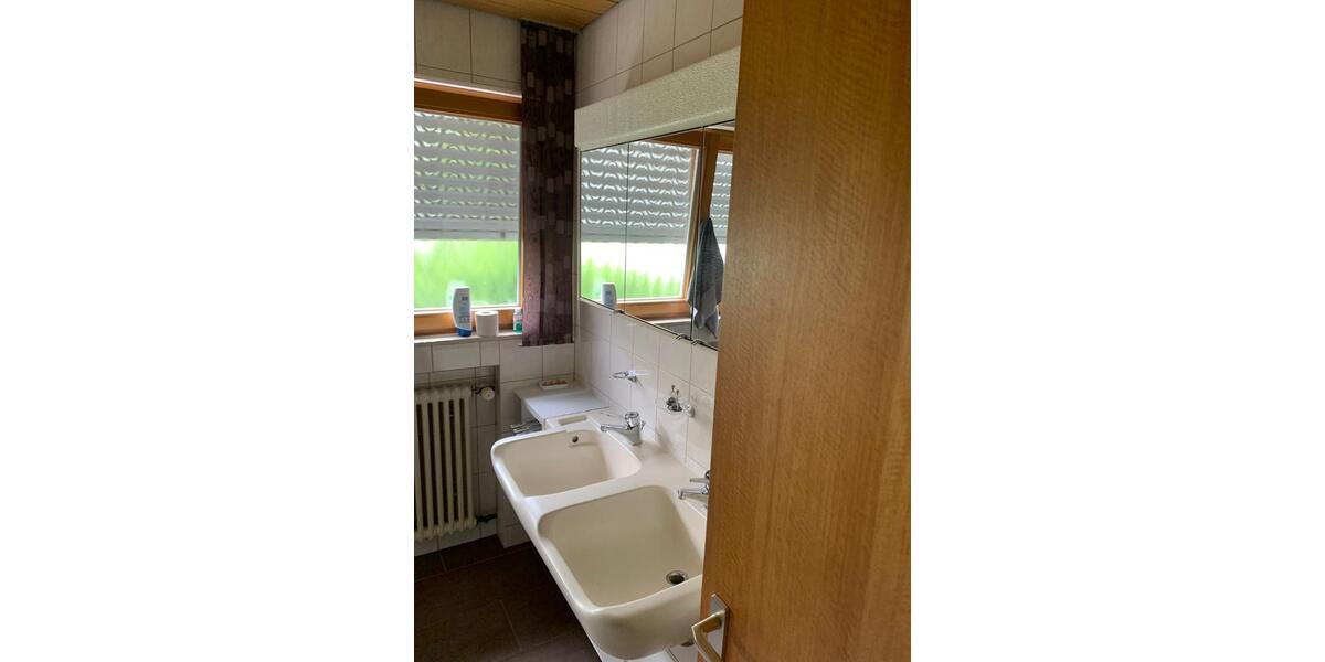 Erdgeschoßwohnung Dettingen an der Erms - 4 Zimmer, 80 m&sup2;, 2.200&euro; | Angebot:24590426