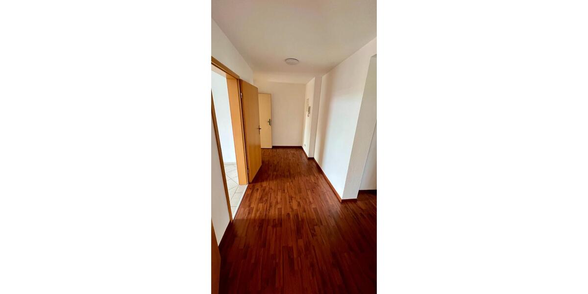 Etagenwohnung Hohenstein-Ernstthal Ernstthal - 2 Zimmer, 65 m&sup2;, 310&euro; | Angebot:26122953