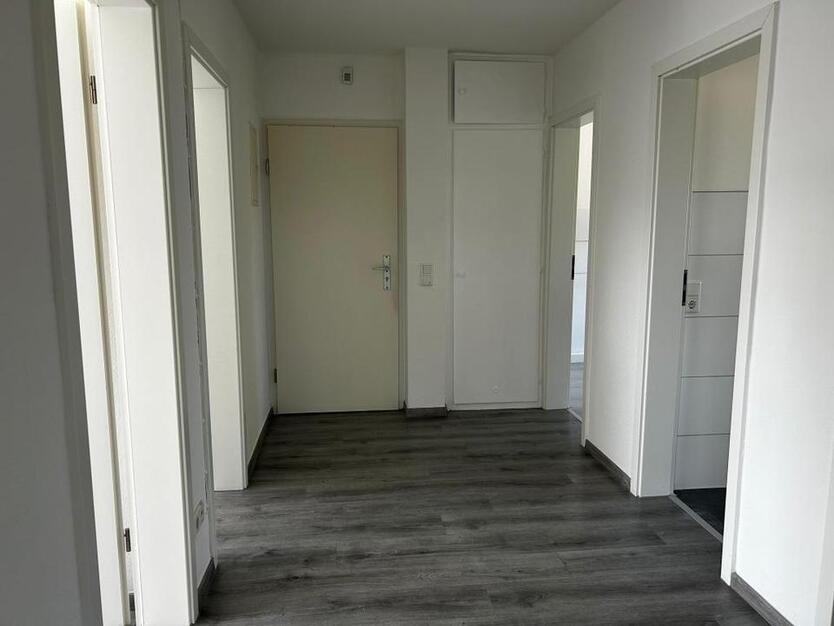 Renovierte 4-Zimmer Wohnung ab sofort verfügbar zimmer