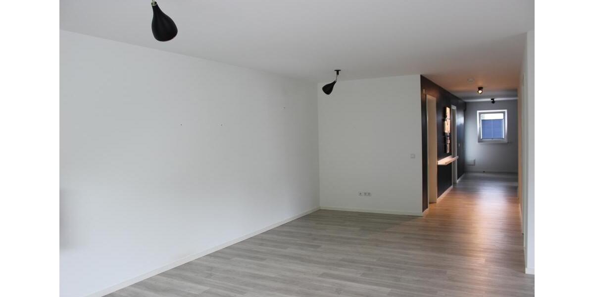 Etagenwohnung Schmallenberg - 3 Zimmer, 127 m&sup2;, 1.190&euro; | Angebot:24549292