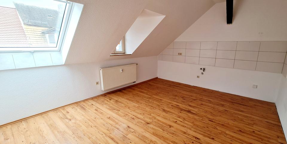 Dachgeschoßwohnung Köthen (Anhalt) - 3 Zimmer, 83 m&sup2;, 470&euro; | Angebot:24494721