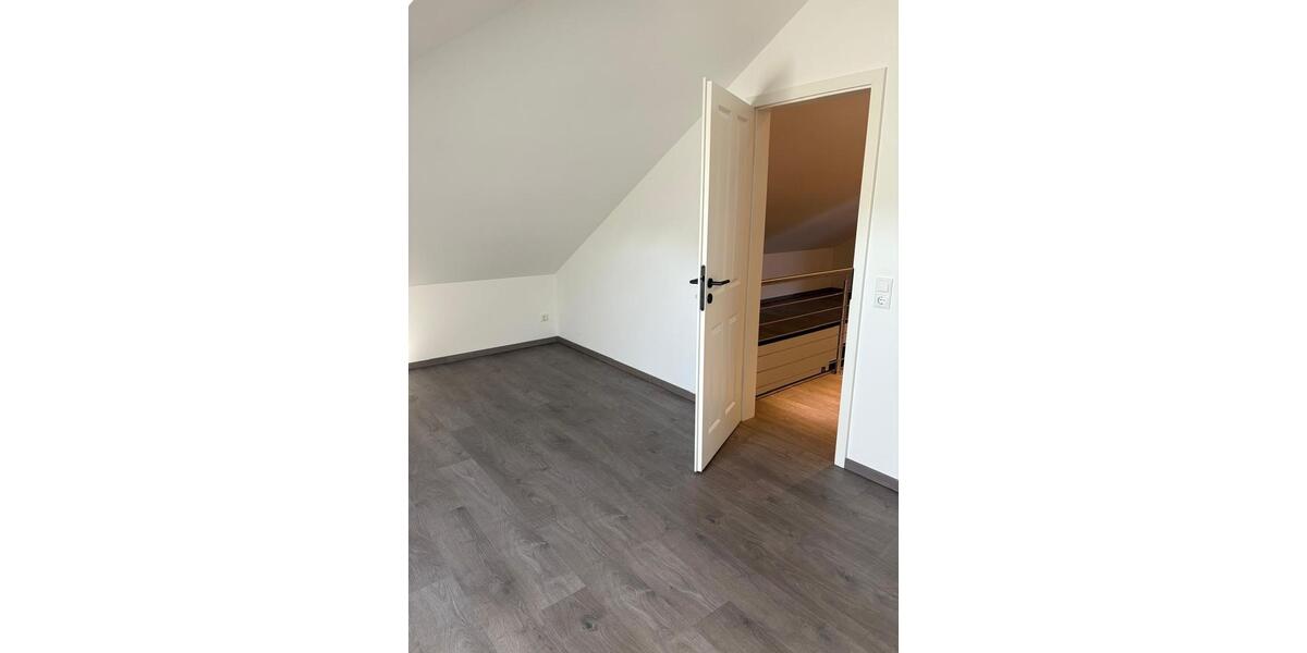 Etagenwohnung Langerwehe - 5 Zimmer, 200 m&sup2;, 1.999&euro; | Angebot:25311559
