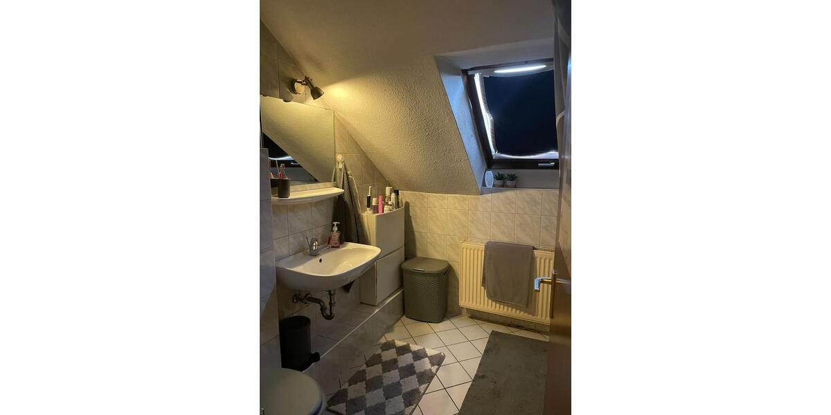 Dachgeschoßwohnung Eisenberg (Pfalz) - 2 Zimmer, 64 m&sup2;, 680&euro; | Angebot:26245717