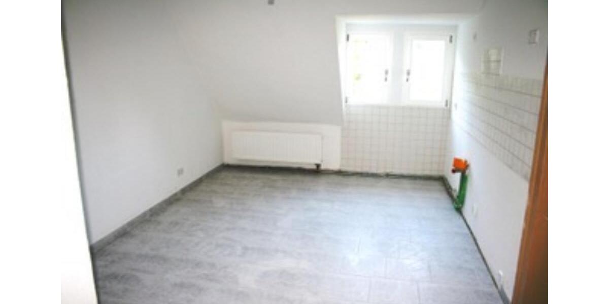 Dachgeschoßwohnung Gornsdorf - 3 Zimmer, 109 m&sup2;, 650&euro; | Angebot:21021414