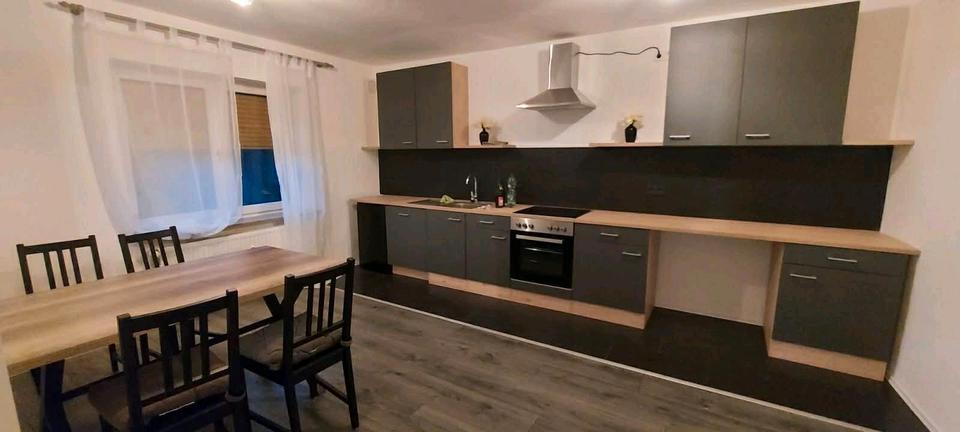 Etagenwohnung Nohfelden - 8 Zimmer, 300 m&sup2;, 2.500&euro; | Angebot:25904467