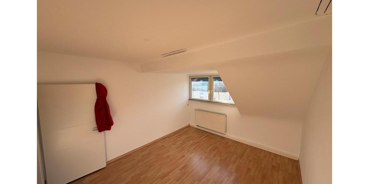 Dachgeschoßwohnung Saarlouis - 3 Zimmer, 90 m&sup2;, 700&euro; | Angebot:26504364
