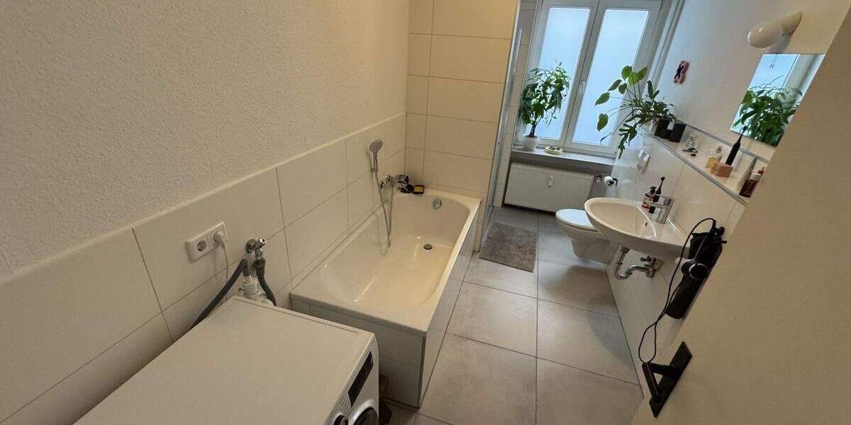 Etagenwohnung Detmold Innenstadt - 2 Zimmer, 94 m&sup2;, 695&euro; | Angebot:25692626