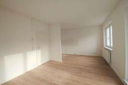 Wohnung Halle Halle-Neustadt - 7 Zimmer, 118 m&sup2;, 900&euro; | Angebot:27070168