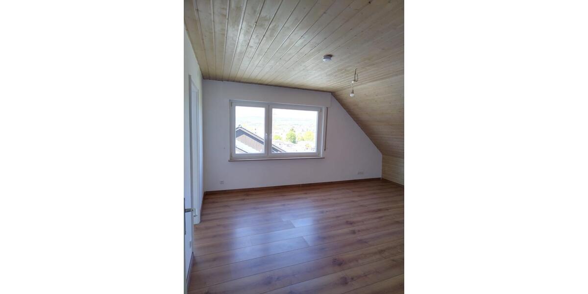 Etagenwohnung Uhingen - 4 Zimmer, 80 m&sup2;, 1.000&euro; | Angebot:26462087