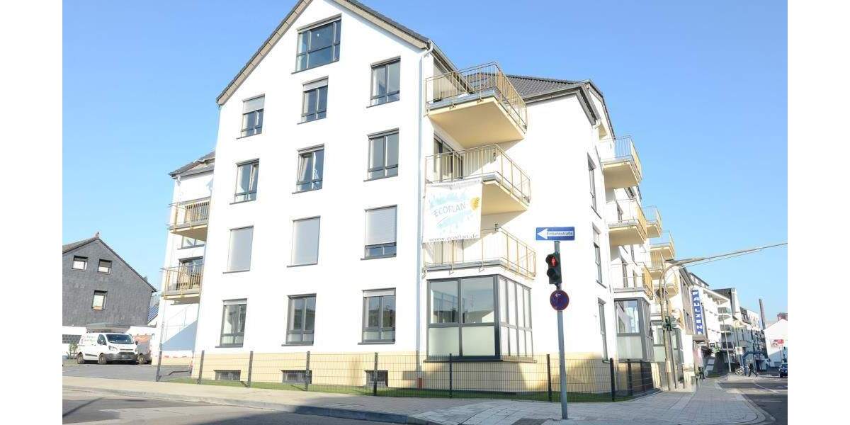Neuwertige 3 Zi. Wohnung * ca. 73,44 m² Wfl. * Wannenbad * G-WC * großer Balkon in Südlage * Einbauküche * Außenstell... 3 zimmer