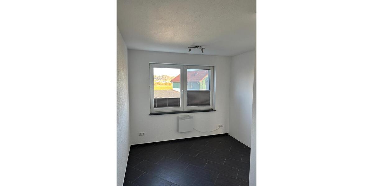 Wohnen auf Zeit Wilhelmsdorf - 3.5 Zimmer, 75 m&sup2;, 450&euro; | Angebot:25763022