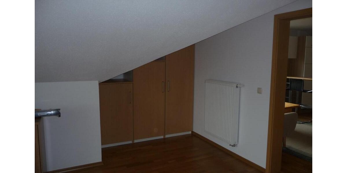 Dachgeschoßwohnung Buchdorf - 2 Zimmer, 50 m&sup2;, 500&euro; | Angebot:24610277