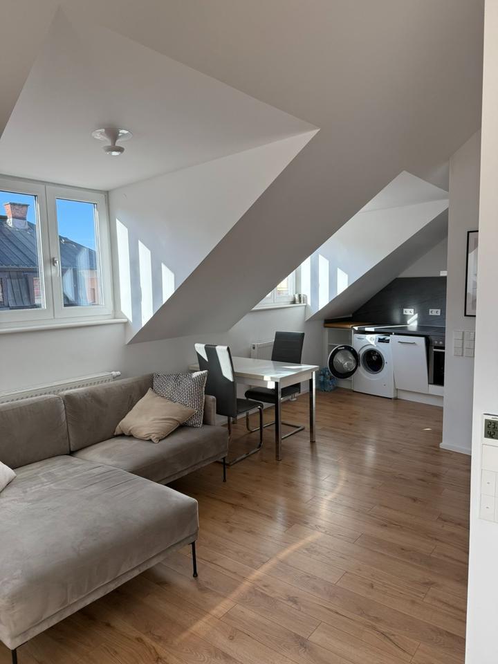 Untermiete Studio Schwabing DezemberJanuar (1.200€Monat) 1 zimmer
