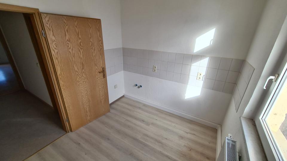 Dachgeschoßwohnung Weißenfels - 3 Zimmer, 56 m&sup2;, 350&euro; | Angebot:24438754
