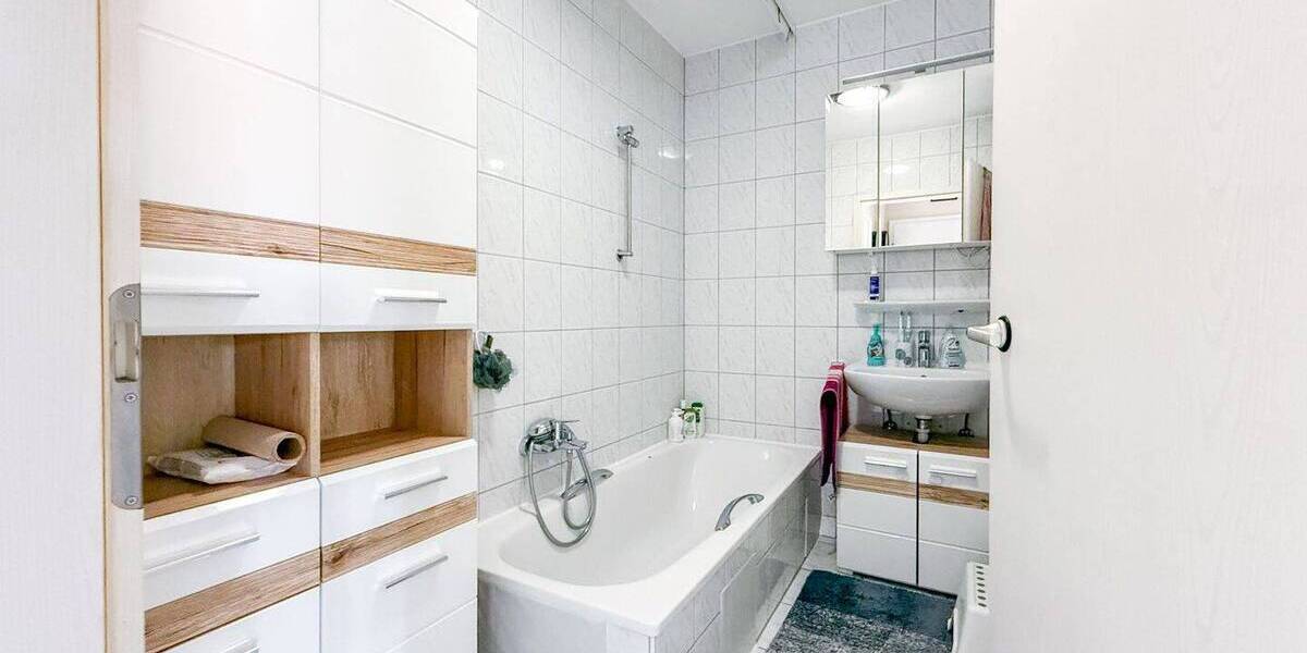 Etagenwohnung Schweinfurt Innenstadt - 4 Zimmer, 90 m&sup2;, 725&euro; | Angebot:26786755