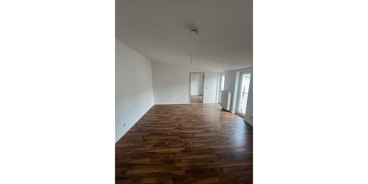 Etagenwohnung Magdeburg - 4 Zimmer, 92 m&sup2;, 887&euro; | Angebot:20606573