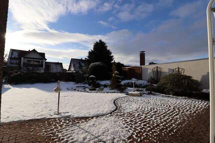 Großzügige 2,5 Zimmer Erdgeschosswohnung mit Wintergarten, Garage und Garten 2 zimmer