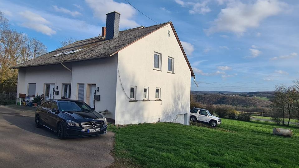 Etagenwohnung Hoffeld - 4 Zimmer, 130 m&sup2;, 850&euro; | Angebot:25614292